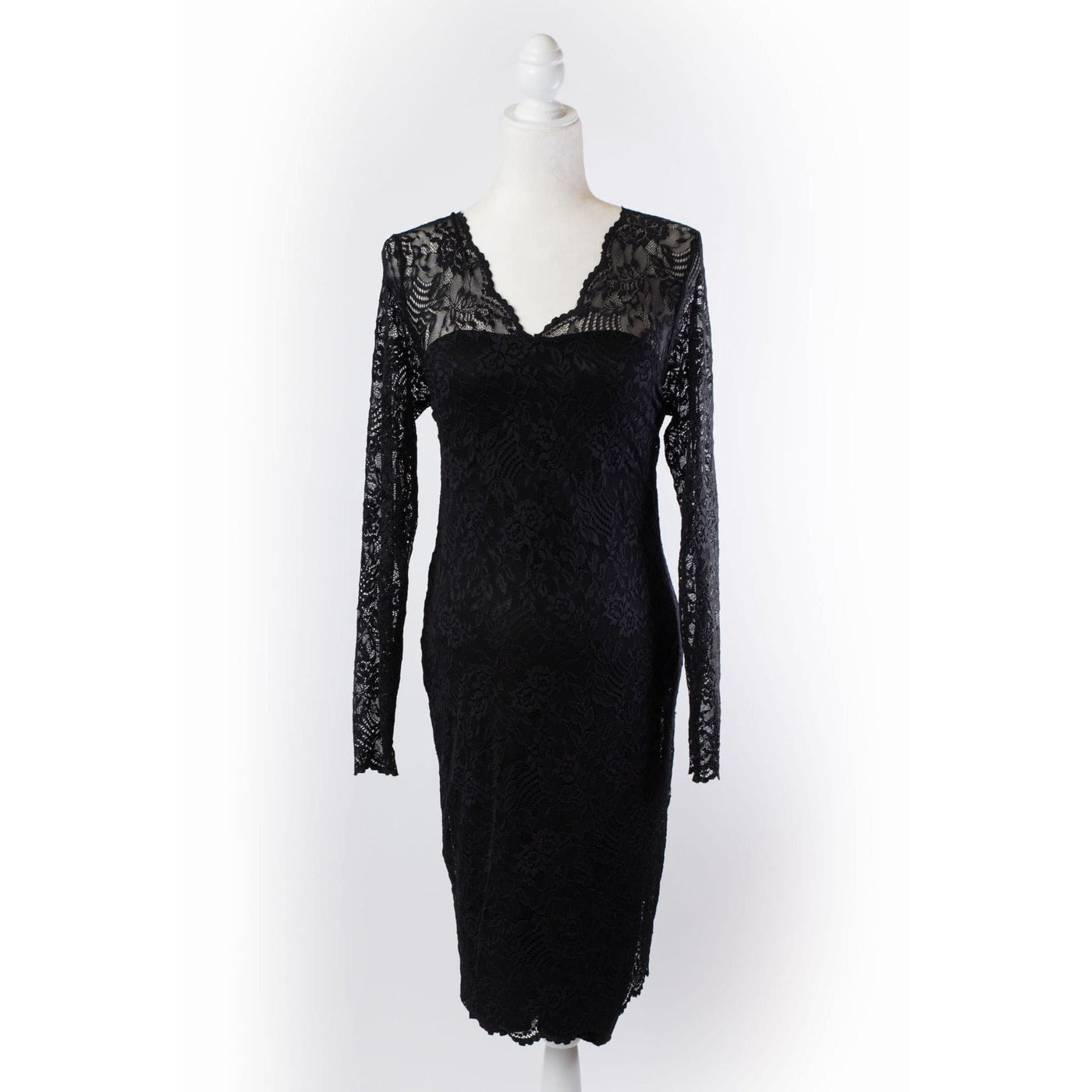 Black Lace Dress - La Belle Bump
